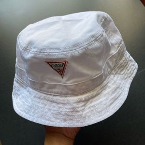 GUESS Bucket Hat